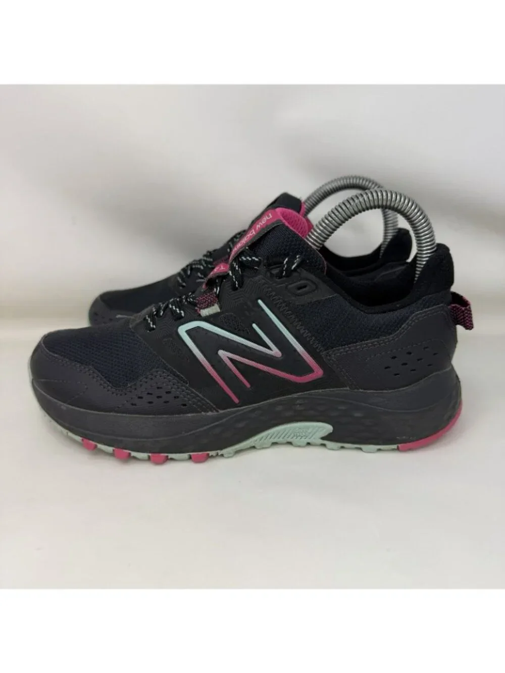 New Balance T410 Trail Hiking Running Shoes Black Women’s Size 6 B